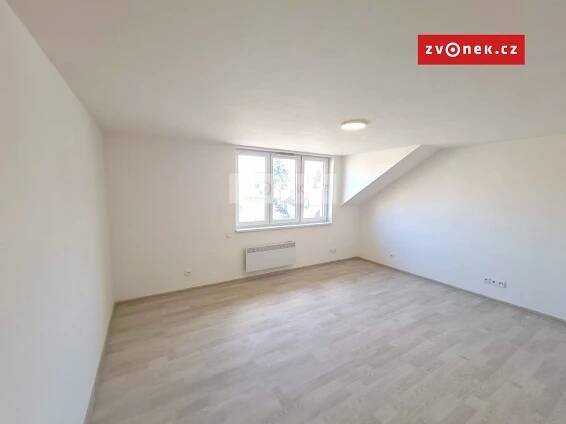 Pronájem Byt 1+kk, Švermova, Zlín - Malenovice