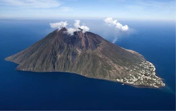 Aktivní sopky v Evropě, sopka Stromboli, Itálie