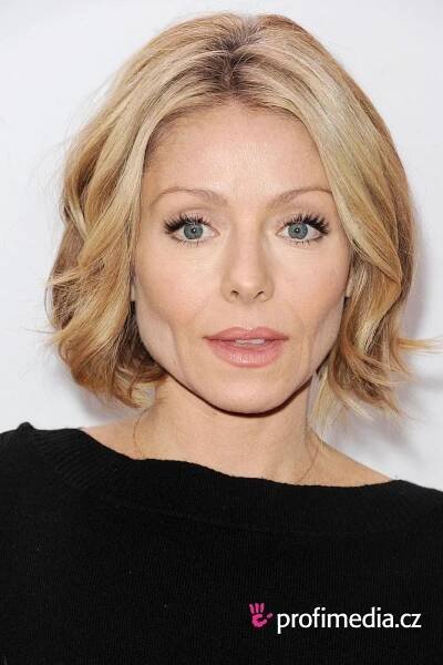 Kelly Ripa - celebrity účes - HappyHair
