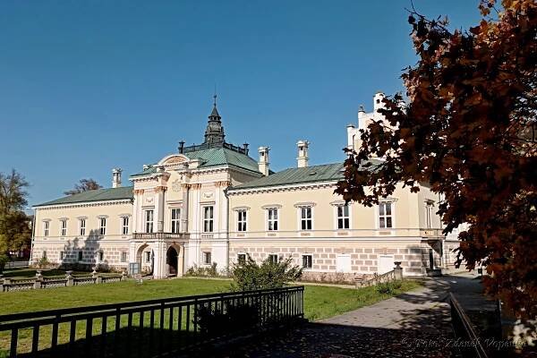 Zámek ve Světlé nad Sázavou. - Zámek