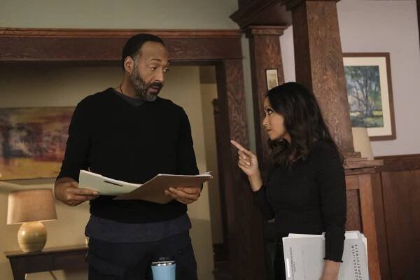 Flash - Masquerade - Z filmu - Jesse L. Martin, Danielle Nicolet