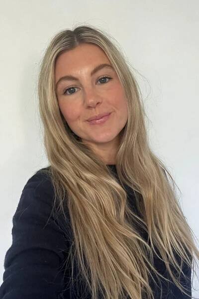 Katie before using the toni &amp; guy deep barrel hair waver