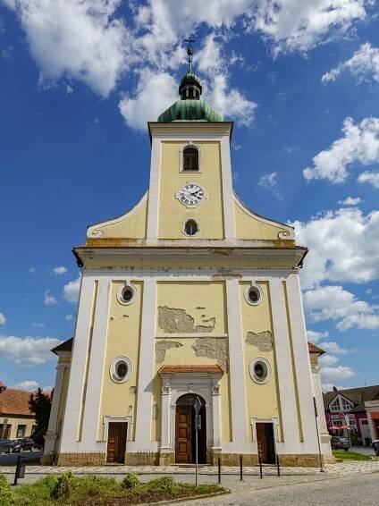 Fotogaléria • Kostel sv. Jakuba Staršího (Kostol) • Mapy.com