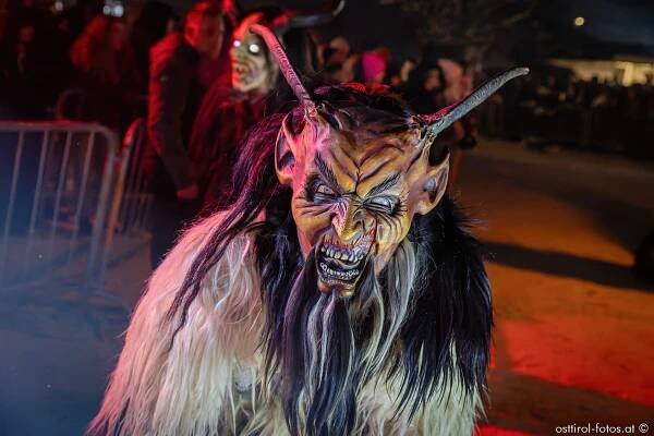 Krampusumzug in Sexten Südtirol osttirol-fotos.at