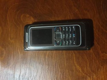 Nokia E90  - Mobily a chytrá elektronika
