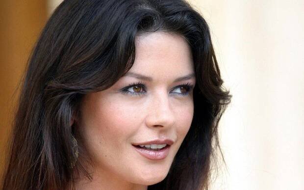 Catherine Zeta-Jones Flawless Face Wallpaper