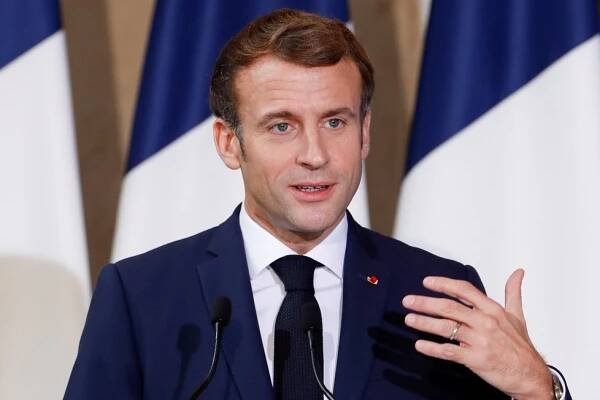 Socialistická Francie míří na krajní pravici? Macron čelí veteránce i „intelektuálnímu Trumpovi“
