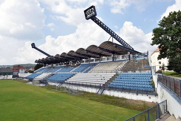 Drnovický smutek: Kdysi pohár UEFA, dnes stadion drží spekulanti