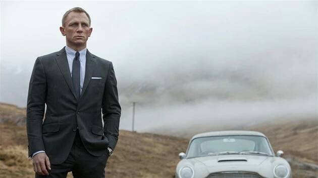 Zemře Bond ve filmu Skyfall? Podívejte se - iDNES.tv