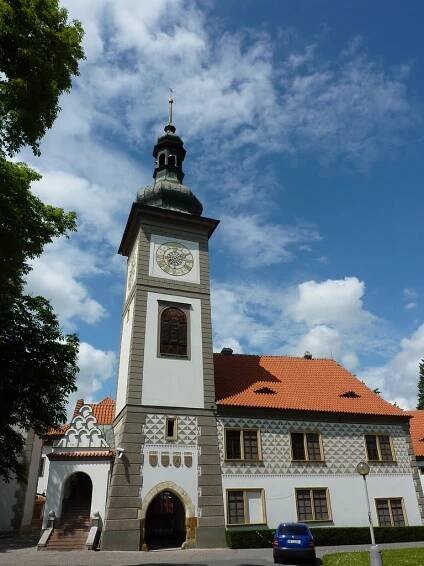 ZBRASLAVSKÝ  ZÁMEK