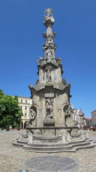 Soubor:Jindrichuv Hradec Säule.jpg – Wikipedie