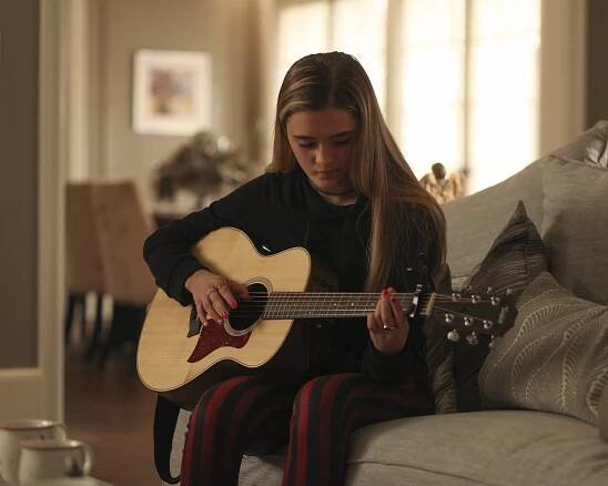 A Million Little Things - Christmas Wishlist - Z filmu - Lizzy Greene