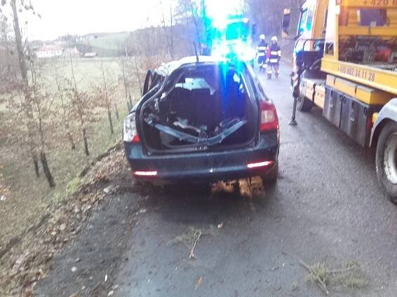 Jednotka HZS Benešov zasahovala ve Skalici u dopravní nehody… | POŽÁRY.cz - ohnisko žhavých zpráv | hasiči aktuálně