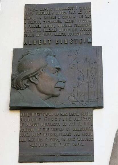 Pamětní deska Alberta Einsteina v Praze | Drobné památky 