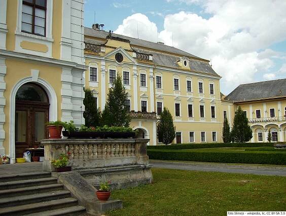 Zámek Lysá nad Labem - otevírací doba, akce, ubytování, prohlídky, vstupné, foto, počasí