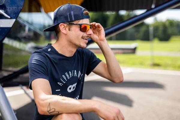 Red Bull Spect sluneční brýle RAZE šedé ze zelenými skly