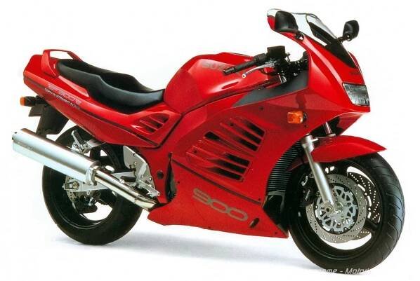 Suzuki RF 900 | Katalog motocyklů a motokatalog na Motorkáři.cz