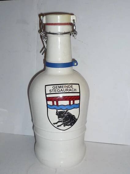 VELKÁ PIVNÍ LAHEV GEMEINDE STEGAURACH   - Nápojový průmysl