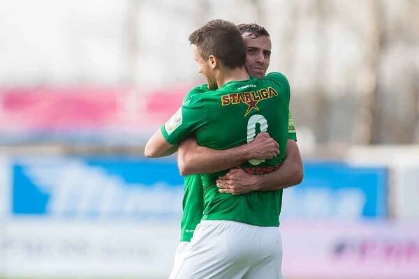 Zápas 23. kola 1. fotbalové ligy mezi týmy FK Jablonec a FC Fastav Zlín se odehrál 9. dubna na stadionu Střelnice v Jabloneci nad Nisou. Na snímku zleva Mirzad Mehanovič a Nikola Jankovič.