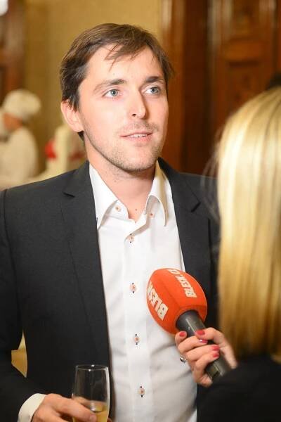 Pozadí manželské krize Karla Heřmánka juniora: Ženu podvedl s ukrajinskou herečkou!