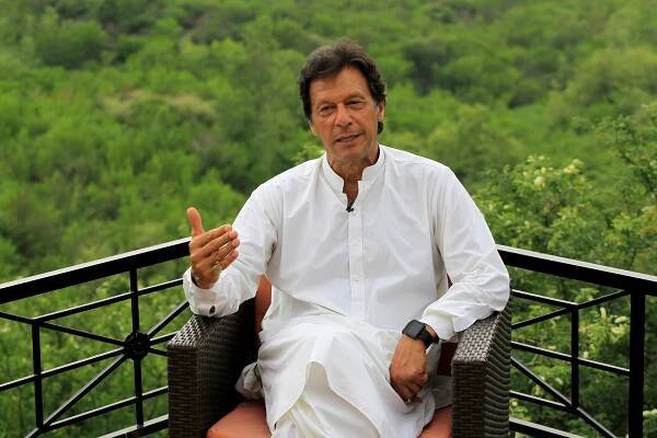 Cricket Hero Imran Khan Led Pakistan’s Team to Victory. As a Politician, He’s Riding a Populist Wave