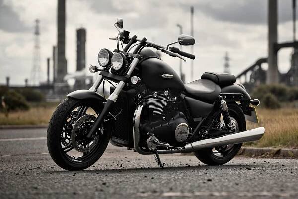 2011-2018 Triumph Thunderbird 1700 Review: Specs & Guide