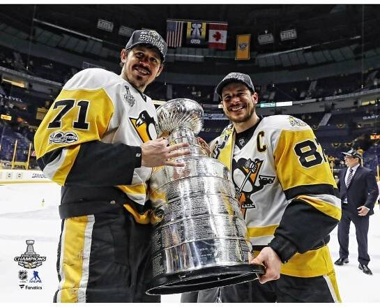 Unsigned Pittsburgh Penguins Sidney Crosby & Evgeni Malkin Fanatics Authentic 2017 Stanley Cup Champions Raising Cup Photograph