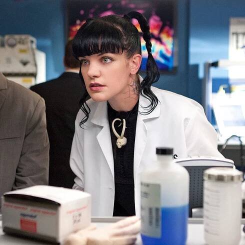 Pauley Perrette is totally unrecognizable with blunt look years before NCIS fame