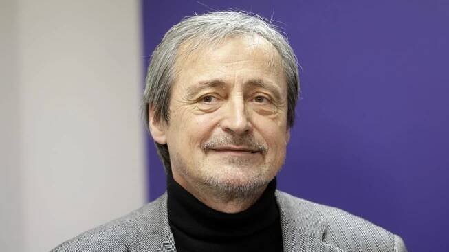 Martin Stropnický po rozvodu prožil románek s Kolářovou. U umírajícího syna zůstal sám
