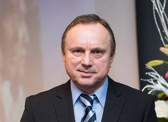Adamec mohol byť v Reale, Jokl v Barcelone. Ako cynický režim dusil futbalistov, ktorí mu priniesli slávu — Denník N