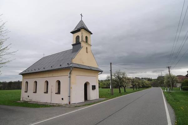 Kaňovice, tam kde od branky domu jdete rovnou do přírody. Pojďte na návštěvu