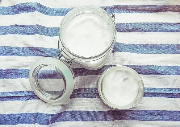 Coconut oil pulling: make coconut oil a staple in your bathroom