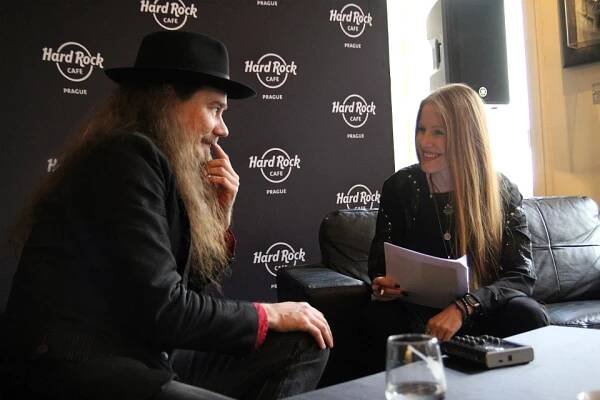 Tuomas Holopainen na skok v Praze | Rádio BEAT: První bigbít u nás