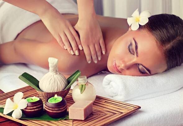 Aroma masáž - aromaterapeutická procedura pro celé tělo