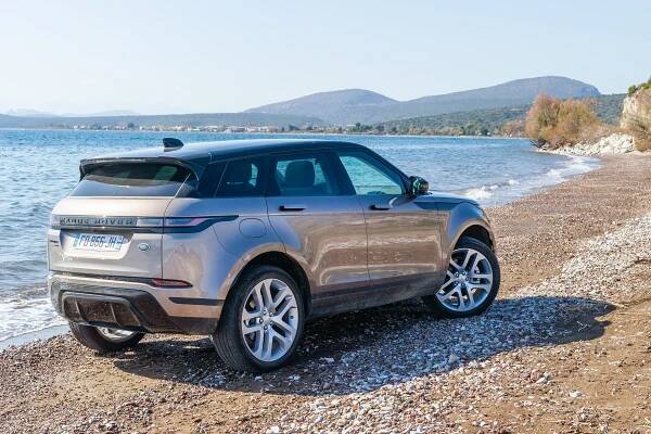 Recenze nového Range Roveru Evoque: Rozhodně to není auto „jen pro ženy“! Co umí a jaké má slabiny?