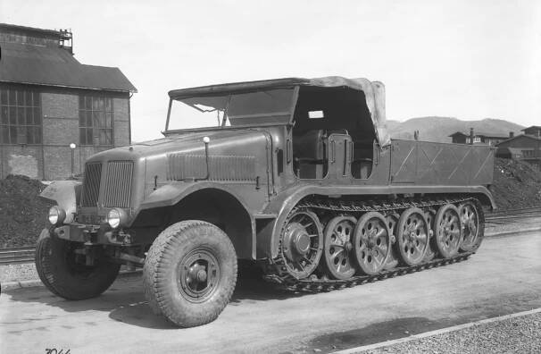 Famo (Sd.Kfz.9) s motorom Tatra (štúdie zabudovania vznetového motora) : Československo / ČR / SR (CZK/CZE/SVK)