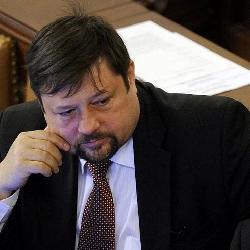 Soud vydal na bývalého poslance Wolfa mezinárodní zatykač