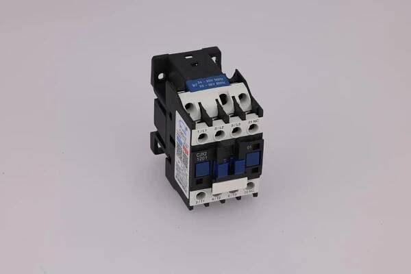 STYKAČ 24-220V KD5820 KD5821 nr2981