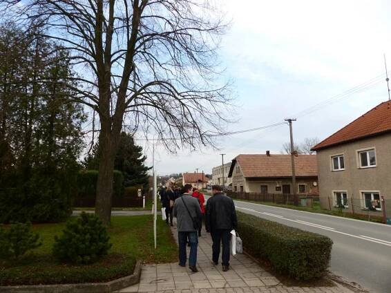 Knihovnu navštívili starostové - Oficiální stránky obce Býšť