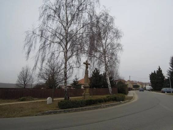 Hrušovany ukrývají kříž pro tajemného rytíře