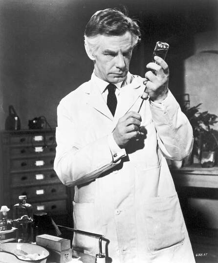 Konga - Z filmu - Michael Gough