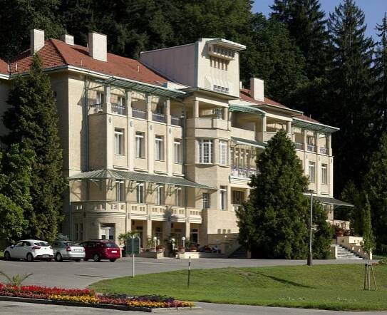 Hotel Dům Bedřicha Smetany**** v Luhačoviciach | Porovnání pobytů | Recenze