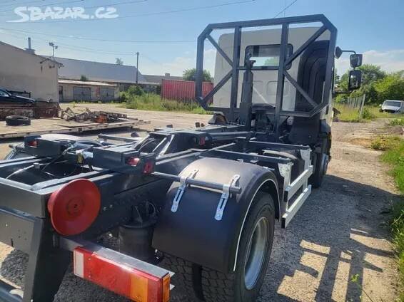 Přestavby nákladních vozidel na traktor-