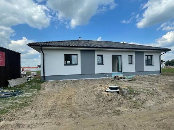 Rodinné domy v obci Sv. Mikuláš – Stavby Smolík