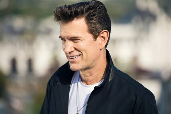 Chris Isaak