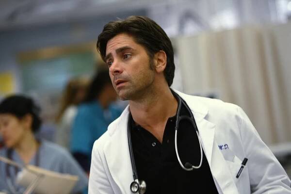 Pohotovost - Strašidelný večer - Z filmu - John Stamos