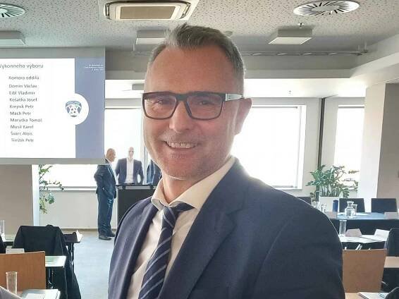 Tomáš Pintér zůstává předsedou krajského fotbalového svazu.