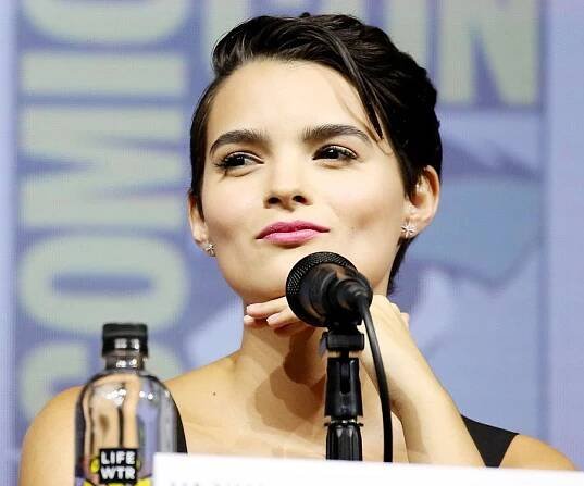 Brianna Hildebrand Biography - Facts, Childhood, Family Life & Achievements