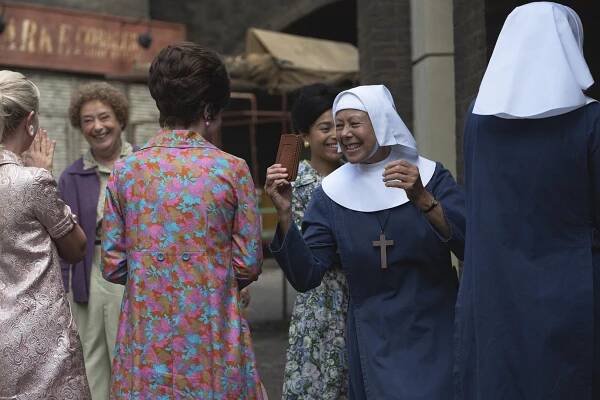 Zavolejte porodní sestřičky - Epizoda 5 - Z filmu - Linda Bassett, Leonie Elliott, Jenny Agutter