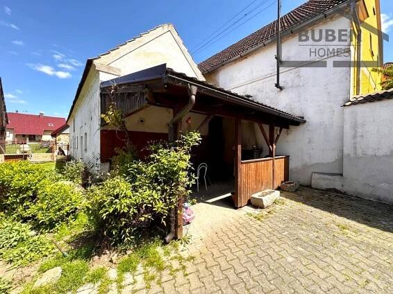 Venkovské stavení 4+1 se stodolou, vejminek, kolna a zahrada se skleníkem a bazénem 2861 m2 - Borovany u Boru | BUBEN HOMES